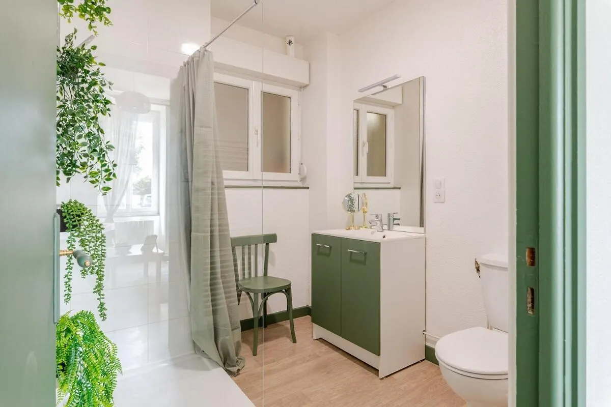 Cozy Apartment With Free Parking On Site Roanne
